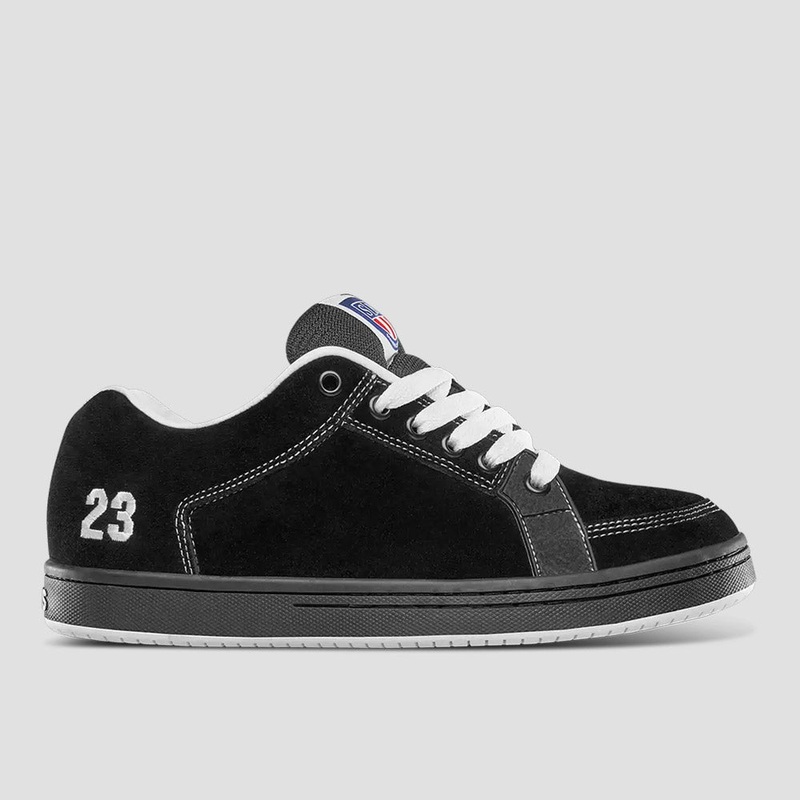 Etnies Sal 23 Skate Shoes Black / White UK8