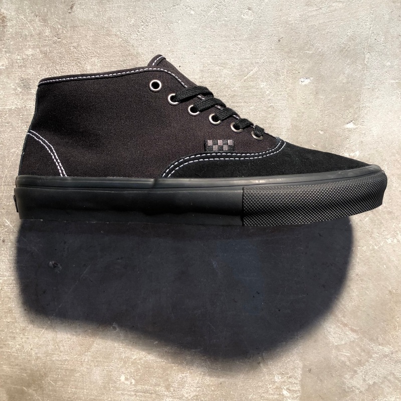 Vans – Authentic Mid Shoe – Blackout 8