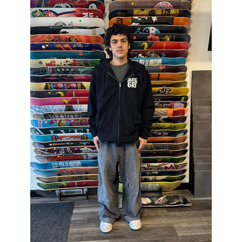 SKATE 618 STACKED LOGO ZIPUP HOODIE BLACK XS