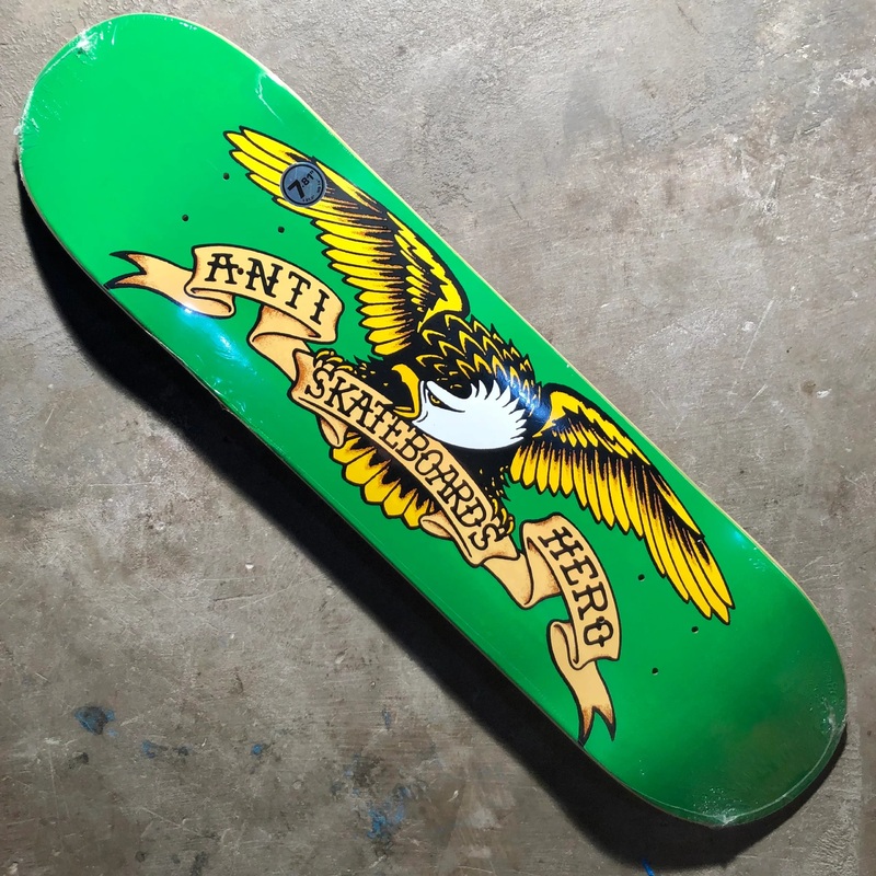 Anti-Hero Skateboards – Classic Eagle Deck 7.81″