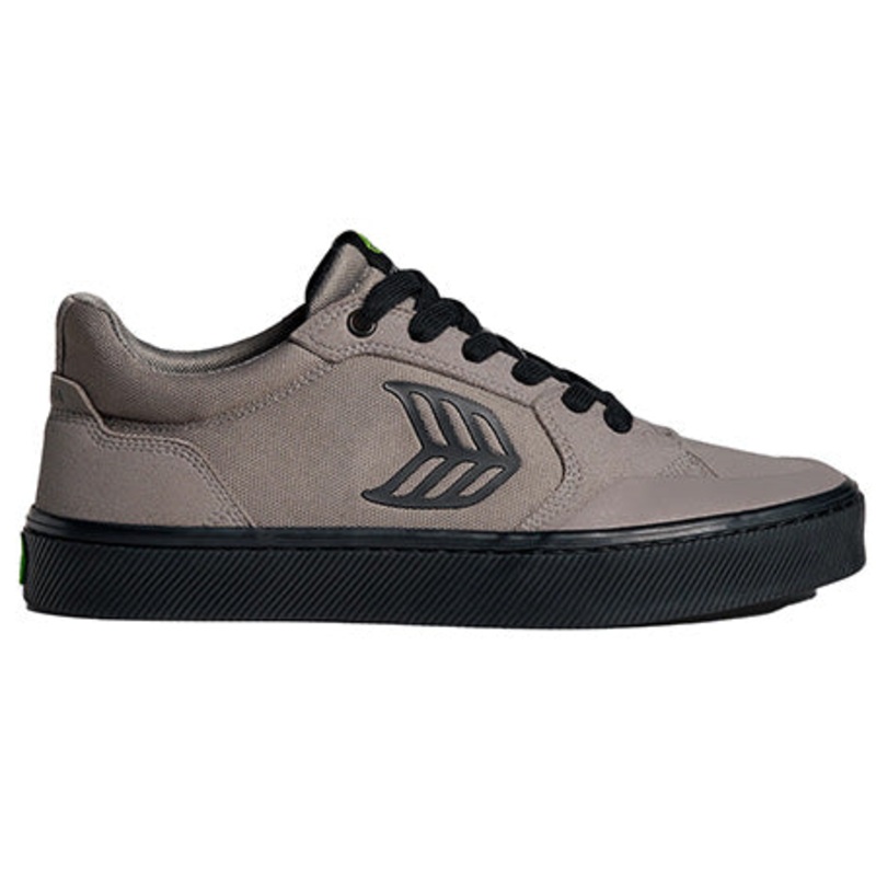 Cariuma Vallely Shoes Grey/ Black 4