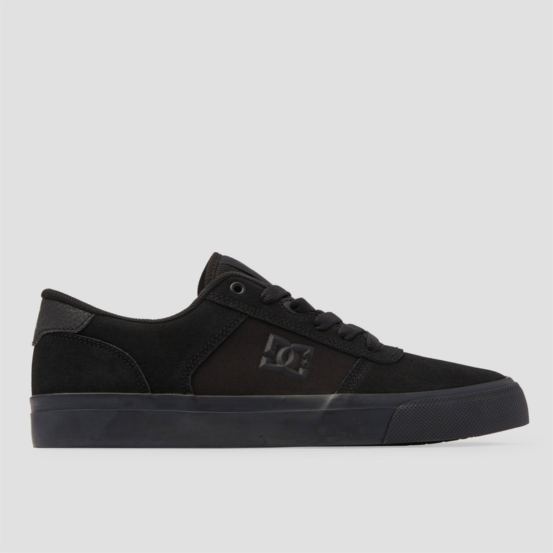 DC Teknic Skate Shoes Black / Black / Black UK6