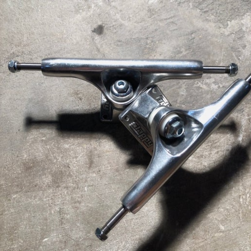 Slappy Trucks – ST1 Inverted Hollow Polished Truck 8.0