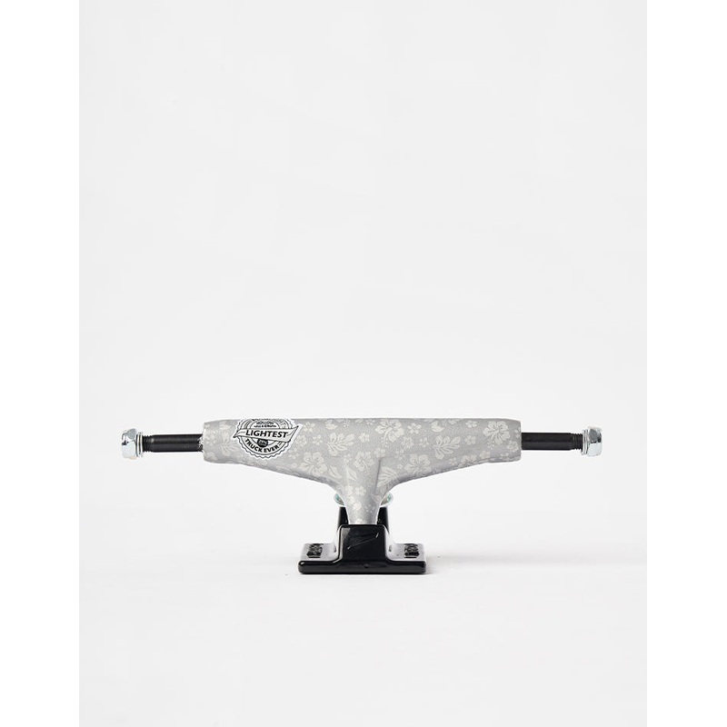 Tensor Daewon Slicks Mag Light 5.25 Skateboard Trucks (Pair)