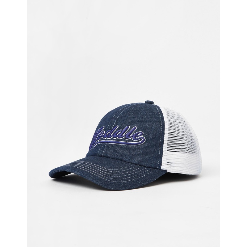 Hoddle Intarsia Script Trucker Cap – Denim/White
